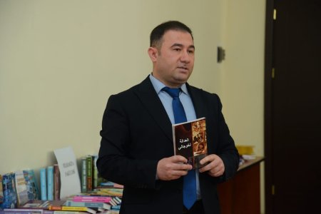 Əli Rzazadə — Bəzən irəliyə gedən yol ağlın cızdığı xətlərdən deyil, «axmaq»lıq  adlandırılan cəsarətdən keçir.